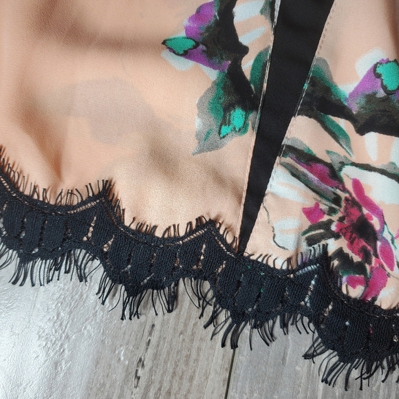 NWT Fab'rik Lila Triangle Inset Peach Floral Lace Trim Cami Women's Size Medium - Picture 9 of 16